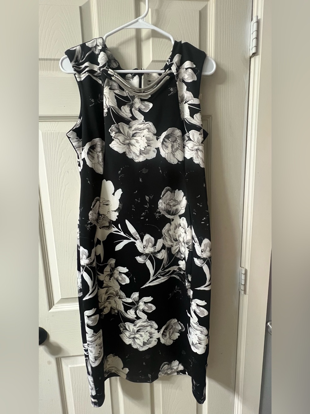 Shelby & Palmer Black Floral Jewel-Neck Sheath Dress